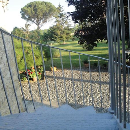 Domaine De Poudos Bed & Breakfast Auterive  Ruang foto